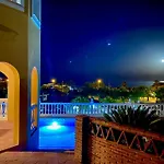 108-Villa, 2 Minutes Walk To The Beach, Heated Pool