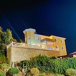 108-Villa, 2 Minutes Walk To The Beach, Heated Pool