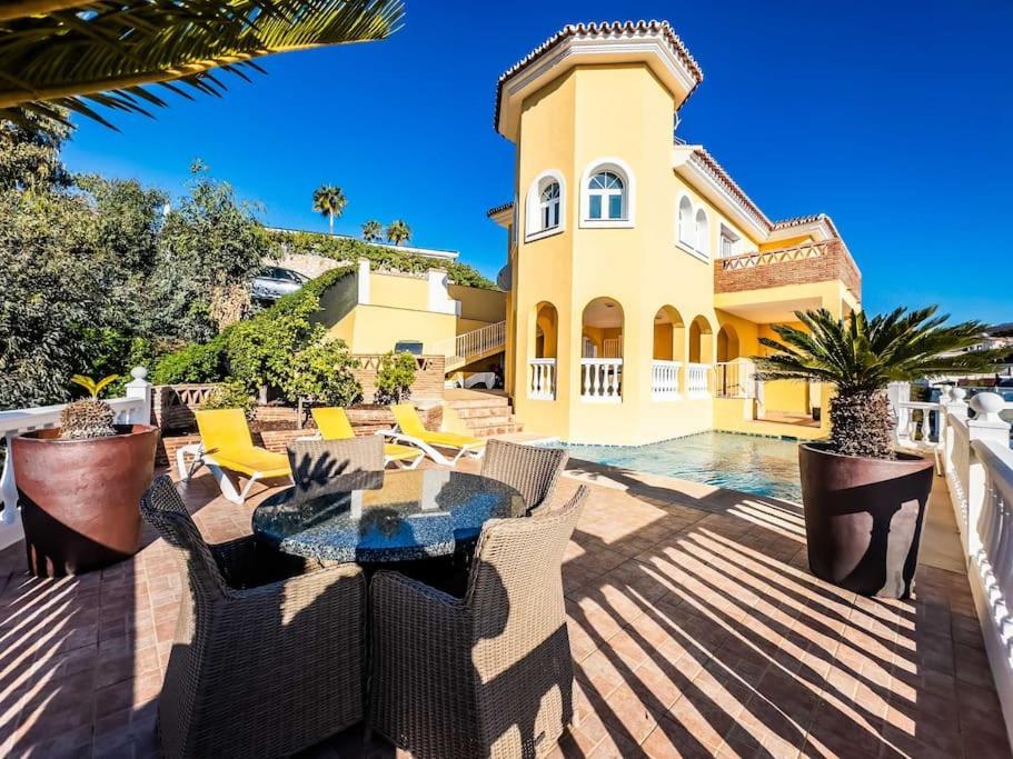 Villa 108-villa, 2 Minutes Walk To The Beach, Heated Pool *