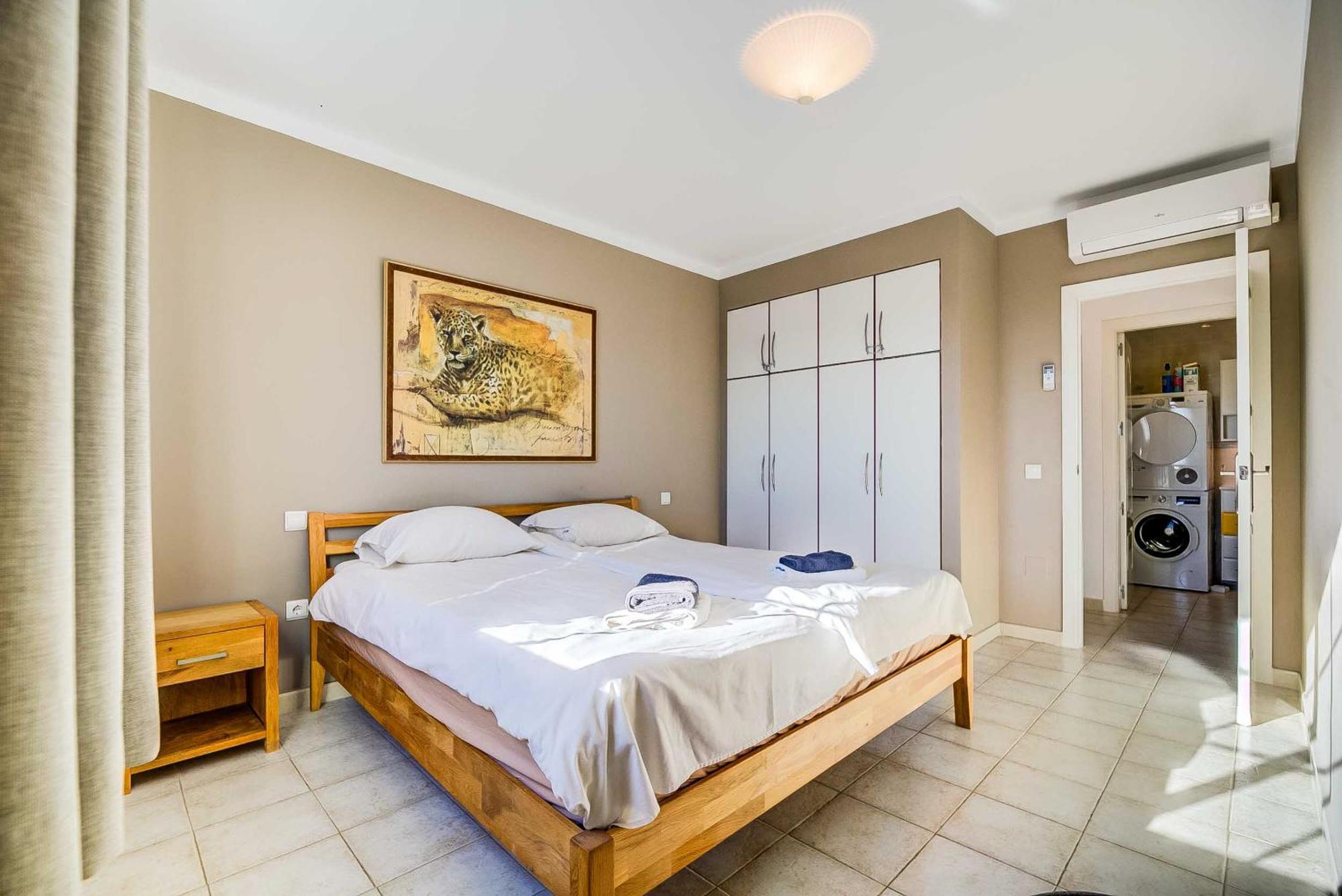 Villa 108-villa, 2 Minutes Walk To The Beach, Heated Pool Malaga