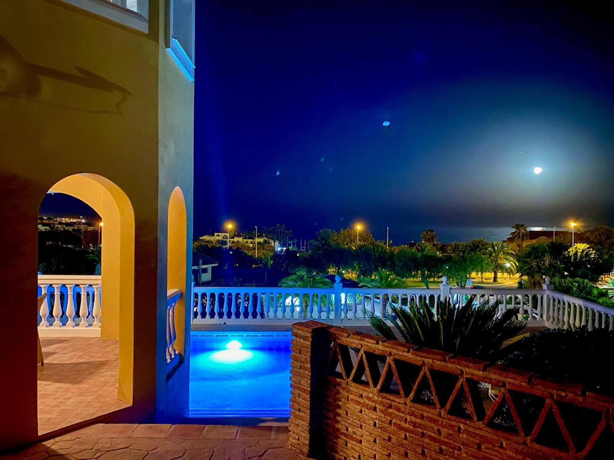 108-villa, 2 Minutes Walk To The Beach, Heated Pool Malaga