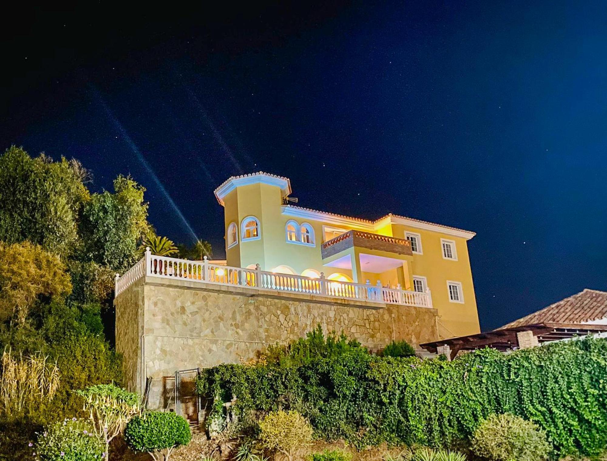 Villa 108-villa, 2 Minutes Walk To The Beach, Heated Pool *